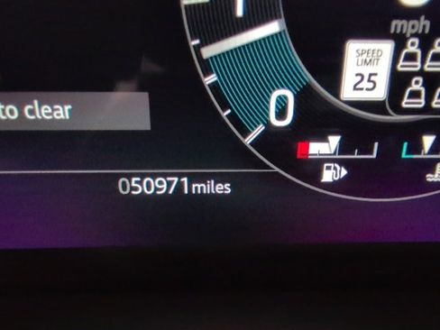 Used 2022 Land Rover Discovery S R-Dynamic image 16