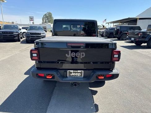 New 2026 Jeep Gladiator Mojave w/ Safety Group AWD/4WD image 4