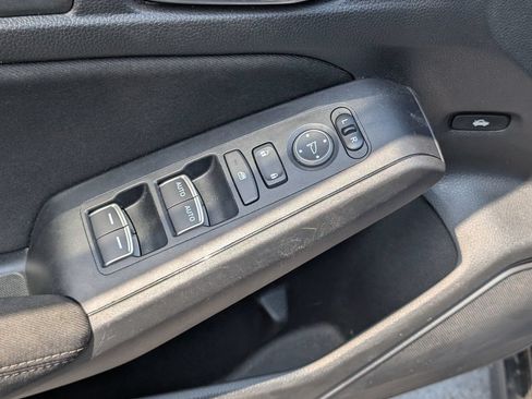 Used 2025 Honda Civic Sport image 10