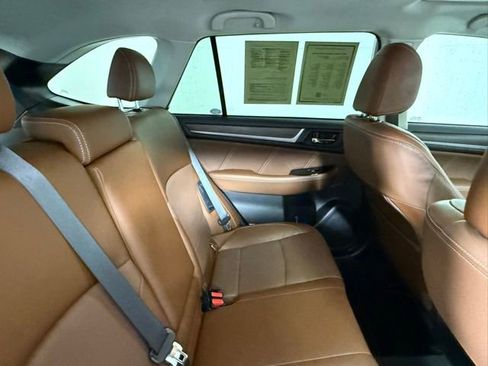 Used 2017 Subaru Outback 2.5i Touring AWD/4WD image 44