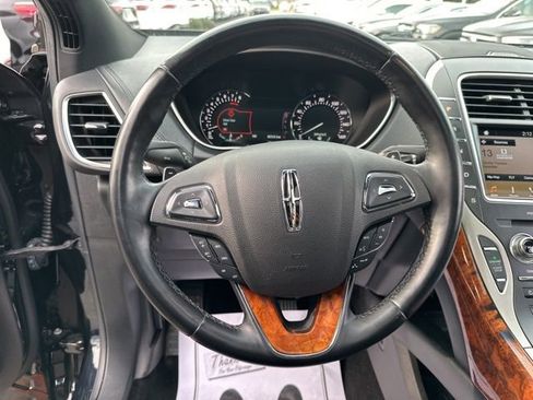 Used 2018 Lincoln MKX Select w/ Select Plus Package image 16