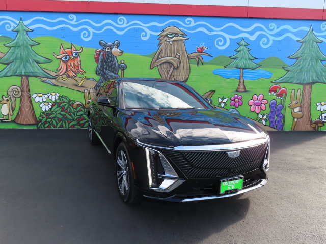 Used 2025 Cadillac Lyriq Luxury w/ LPO, Floor Liner Package AWD/4WD image 48