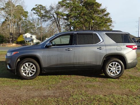 Used 2020 Chevrolet Traverse LT image 4