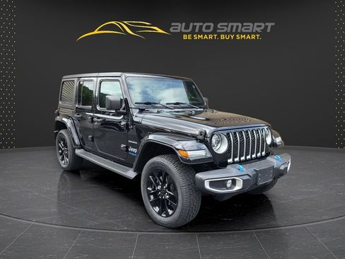 Used 2022 Jeep Wrangler Unlimited Sahara w/ Cold Weather Group AWD/4WD image 7