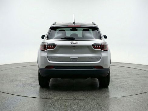 Used 2025 Jeep Compass Trailhawk AWD/4WD image 7