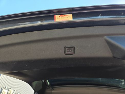 Used 2021 Chevrolet Tahoe Z71 w/ Z71 Signature Package image 15