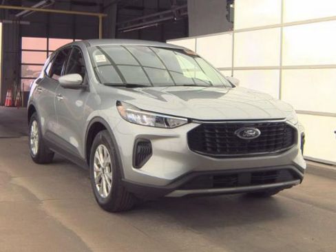 Used 2023 Ford Escape Active w/ Tech Pack #2 AWD/4WD image 4