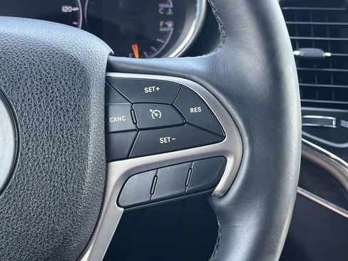 Used 2018 Jeep Grand Cherokee Limited image 29