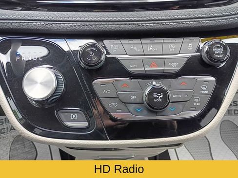 Used 2023 Chrysler Pacifica Touring-L w/ Uconnect Theater Family Group AWD/4WD image 19