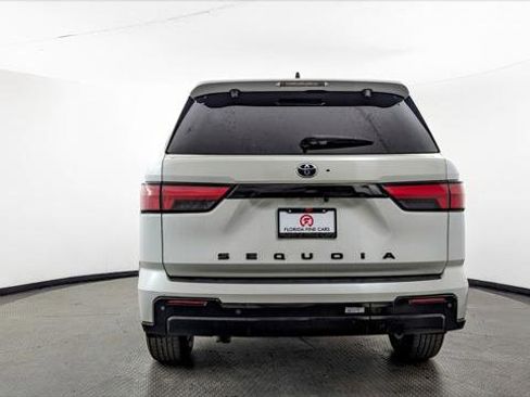Used 2023 Toyota Sequoia Platinum image 7