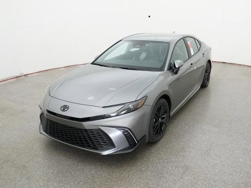 New 2026 Toyota Camry SE FWD image 3