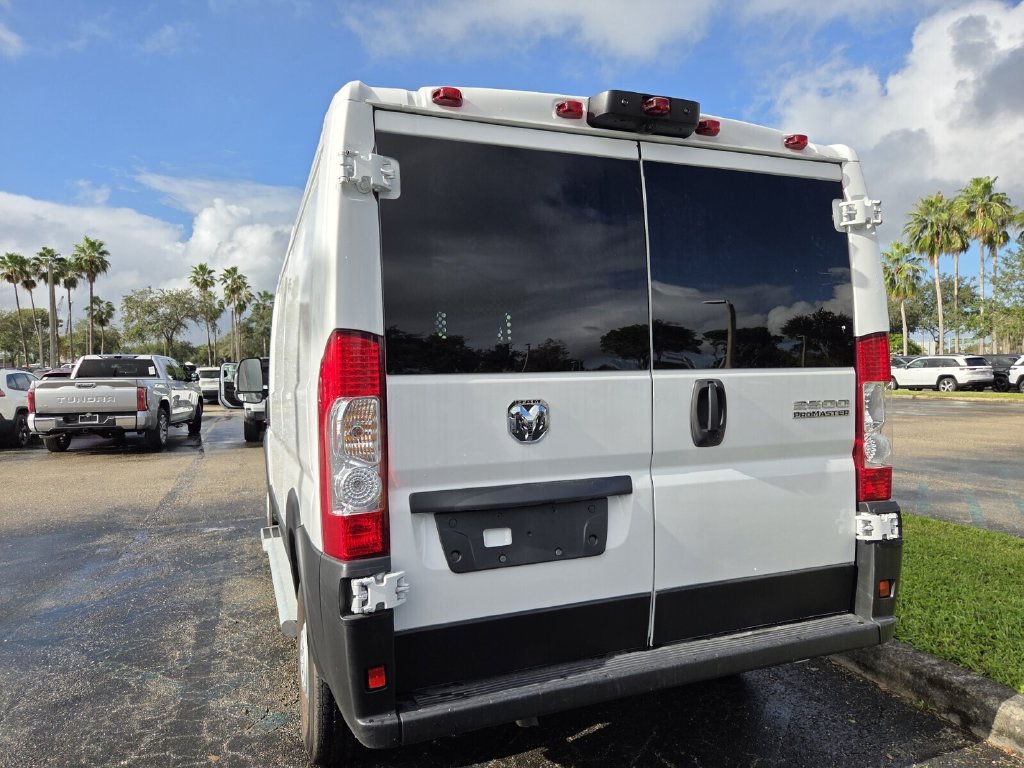 Used 2025 RAM ProMaster 2500 w/ U-Haul Equipment Group FWD image 4