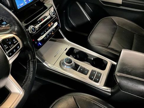 Used 2022 Ford Explorer Limited w/ Equipment Group 301A image 17