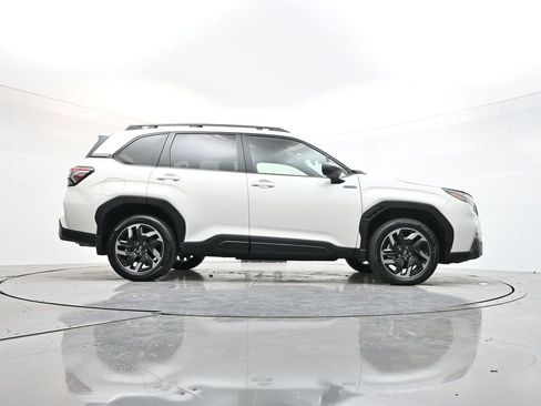 Used 2025 Subaru Forester Premium w/ Protection Package (1PH) image 32