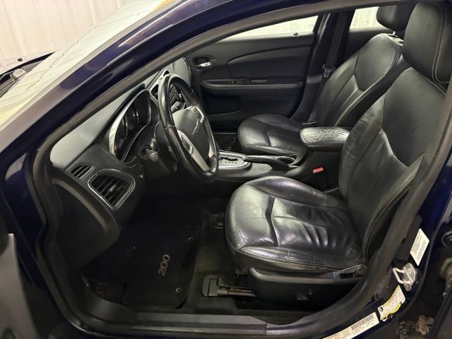 Used 2014 Chrysler 200 Limited FWD image 18