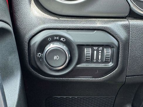 Used 2022 Jeep Wrangler Unlimited Sport AWD/4WD image 23