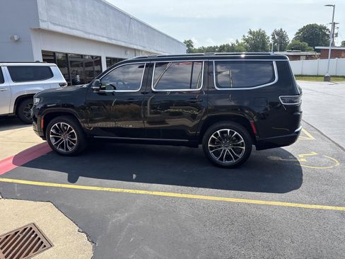 Used 2022 Jeep Grand Wagoneer Series III w/ Rear Seat Video Group 1 AWD/4WD image 8