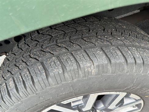 Used 2022 Nissan Frontier SV w/ SV Premium Package image 10