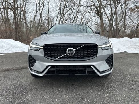 Certified 2025 Volvo XC60 B5 Plus image 2