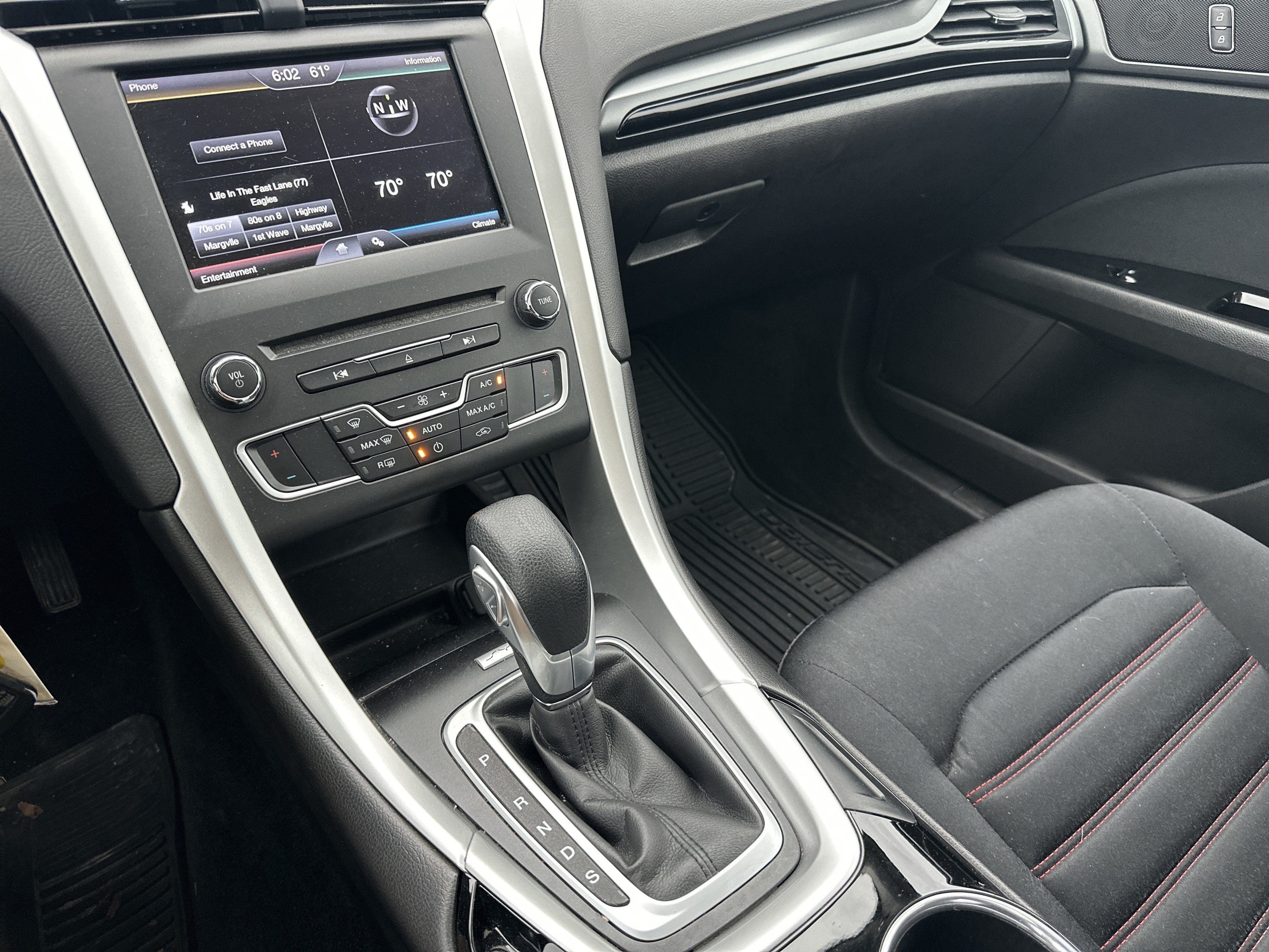 Used 2016 Ford Fusion SE FWD image 30