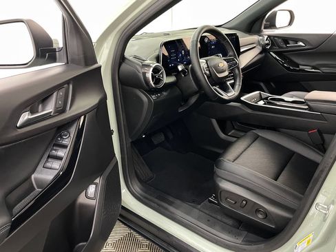 Used 2025 Chevrolet Equinox LT w/ Convenience Package II FWD image 19
