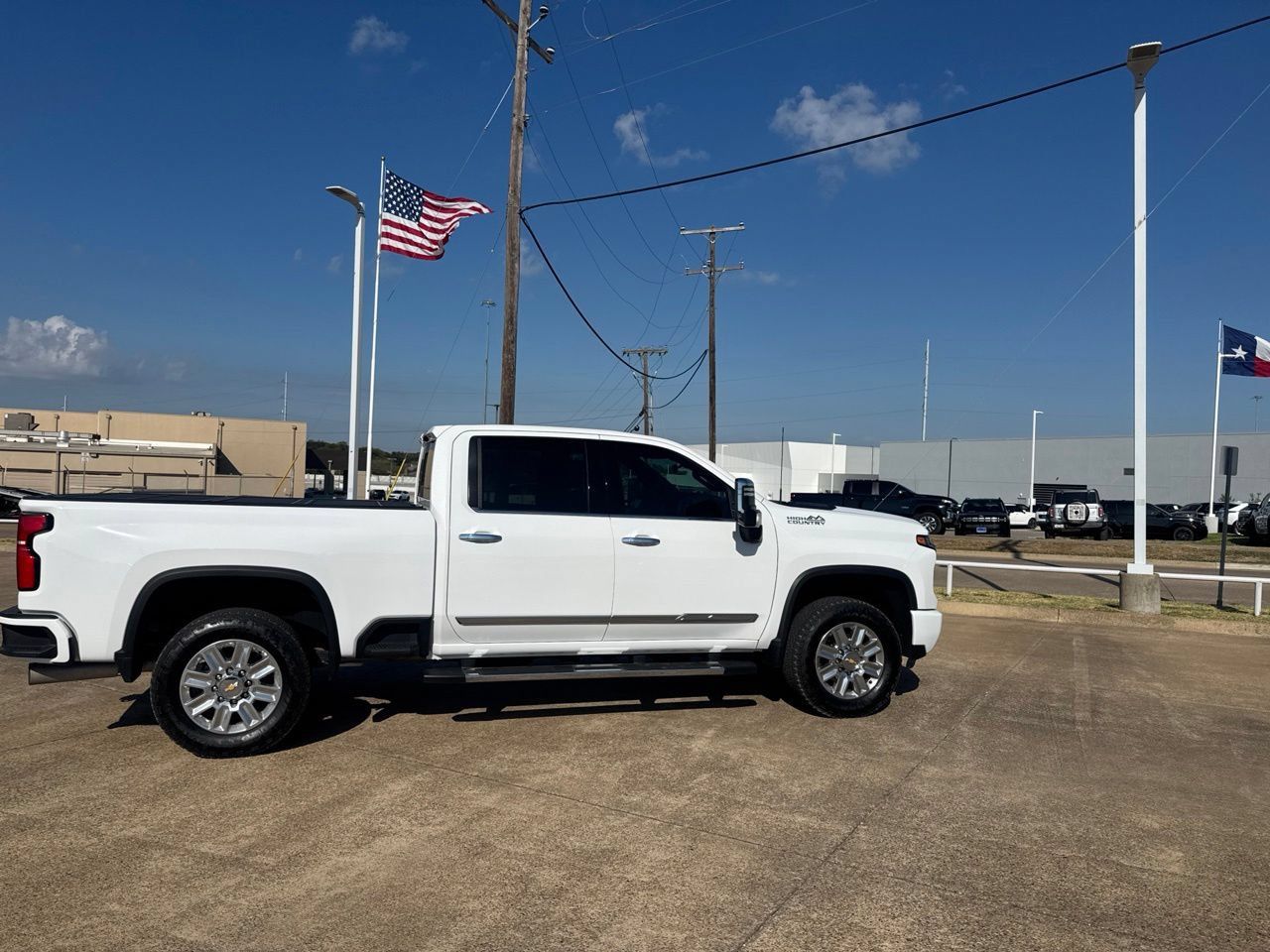 Used 2024 Chevrolet Silverado 2500 High Country w/ High Country Premium Package AWD/4WD image 28