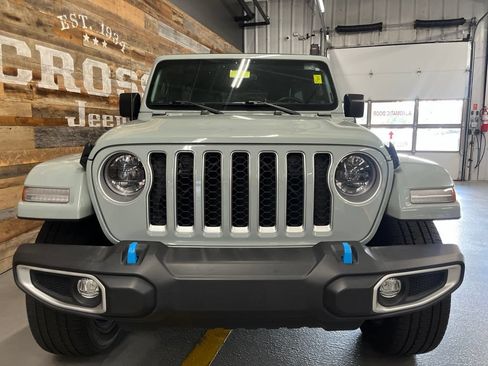 Used 2023 Jeep Wrangler Unlimited Sahara w/ Cold Weather Group AWD/4WD image 13