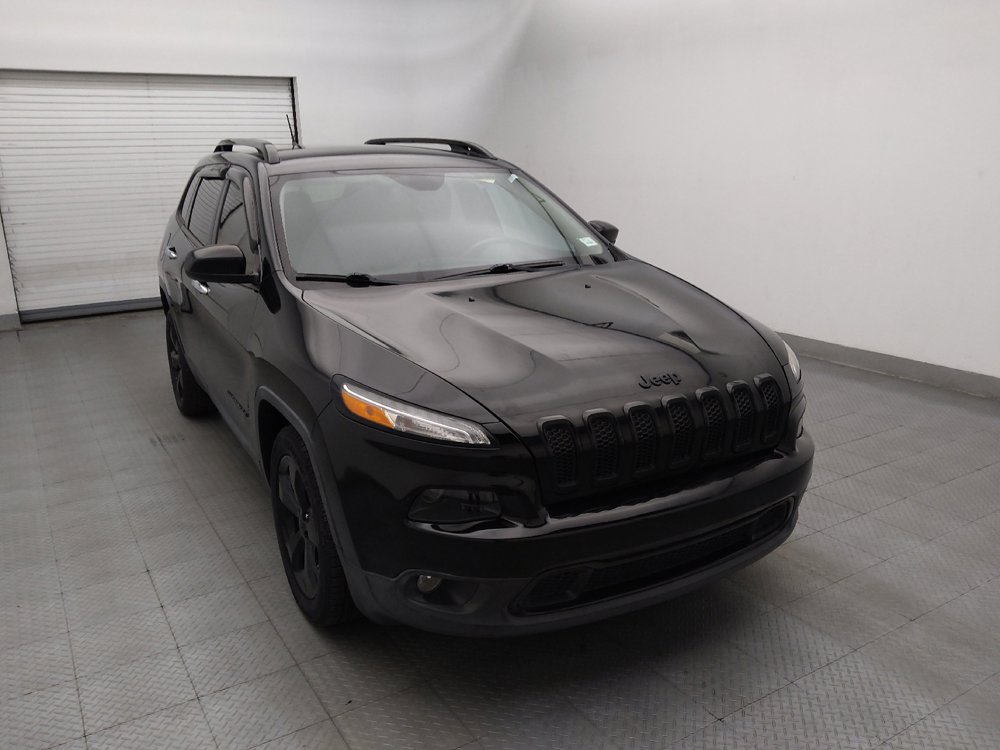 Used 2018 Jeep Cherokee Latitude w/ Altitude Package FWD image 14