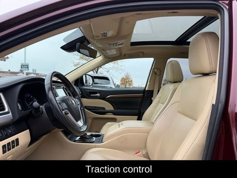 Used 2018 Toyota Highlander Limited Platinum image 6