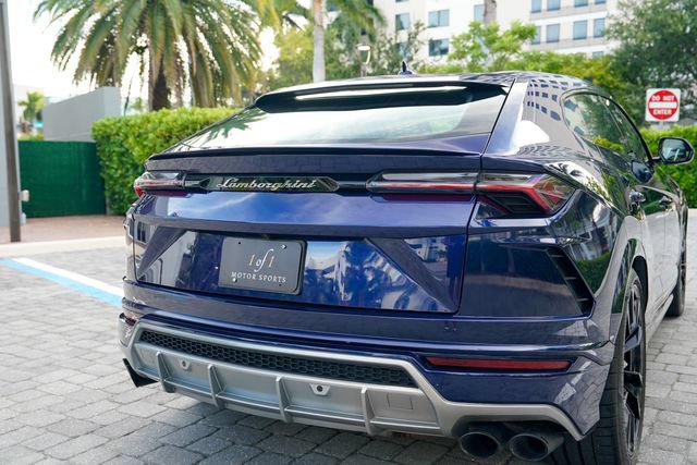 Used 2022 Lamborghini Urus AWD/4WD image 45