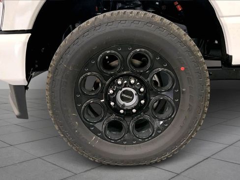 New 2026 Ford F250 Lariat w/ Black Appearance Package AWD/4WD image 9