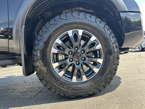 Used 2021 Nissan Titan PRO-4X w/ Pro-4x Convenience Package AWD/4WD image 13