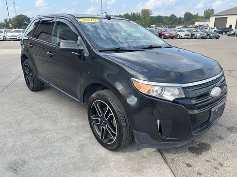 Used 2013 Ford Edge SEL w/ Black-White Styling Pkg FWD image 3