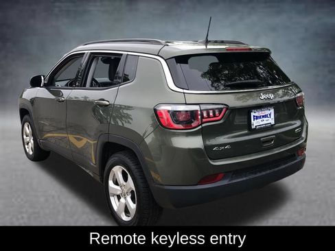 Used 2018 Jeep Compass Latitude w/ Popular Equipment Group AWD/4WD image 9