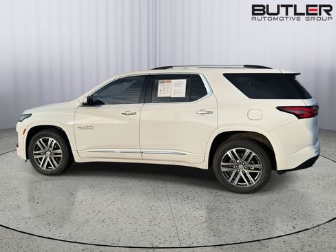 Used 2022 Chevrolet Traverse High Country FWD image 3