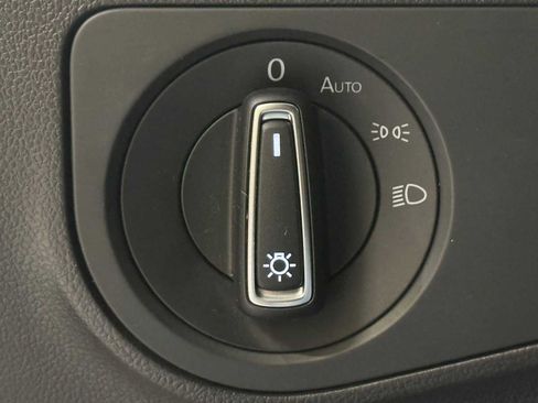 Used 2022 Volkswagen Tiguan SE R-Line AWD/4WD image 18