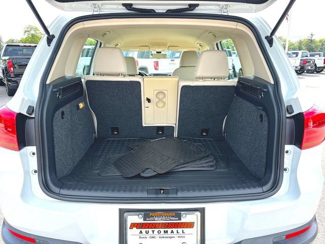 Used 2017 Volkswagen Tiguan S FWD image 25