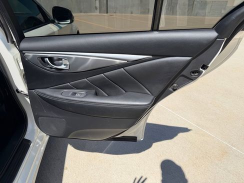 Used 2016 INFINITI Q50 3.0t Premium w/ Cargo Package RWD image 24