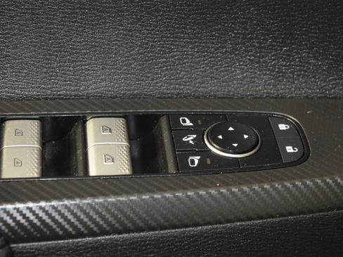 Used 2023 Mitsubishi Outlander SE image 33