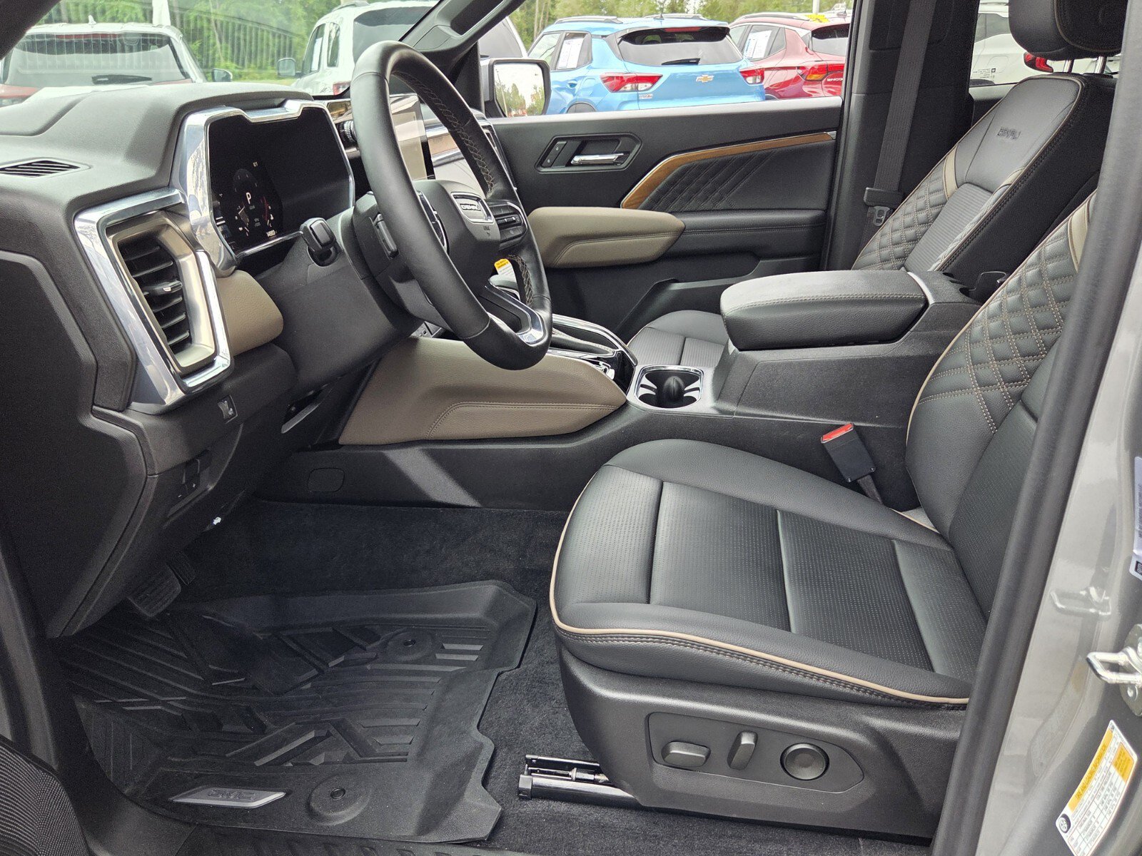 Used 2026 GMC Canyon Denali AWD/4WD image 13