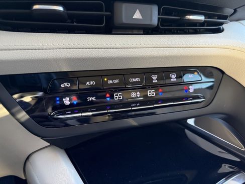 Certified 2023 Buick Envision Avenir image 32