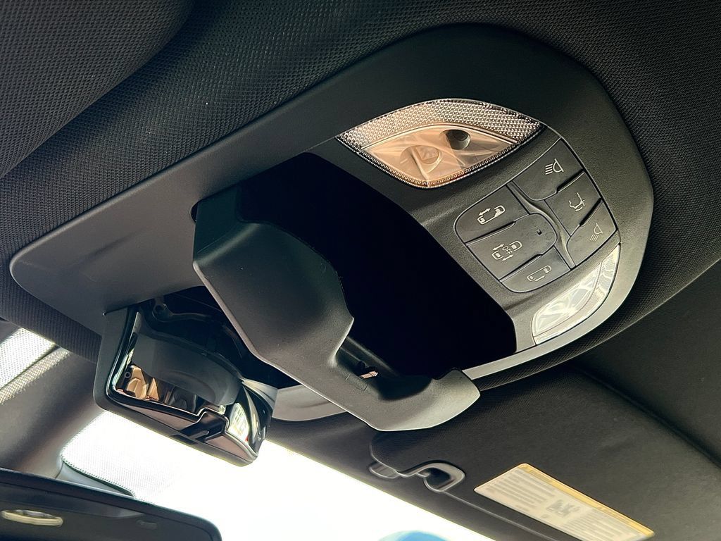 Used 2021 Chrysler Pacifica Limited w/ Uconnect Theater Family Group FWD image 57