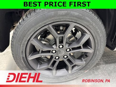 New 2025 Jeep Grand Cherokee Limited image 8