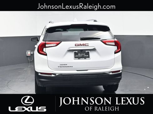Used 2022 GMC Terrain SLT w/ Infotainment Package II FWD image 8