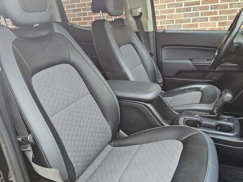 Used 2018 Chevrolet Colorado Z71 AWD/4WD image 10