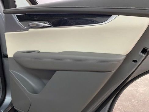 Used 2025 Cadillac XT6 Premium Luxury w/ Technology Package FWD image 17