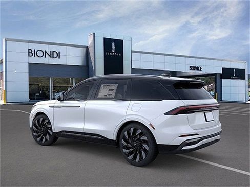 New 2026 Lincoln Nautilus Reserve w/ Jet Appearance Package AWD/4WD image 4