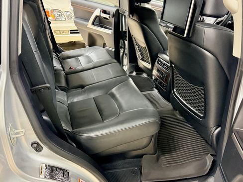 Used 2016 Toyota Land Cruiser AWD/4WD image 32