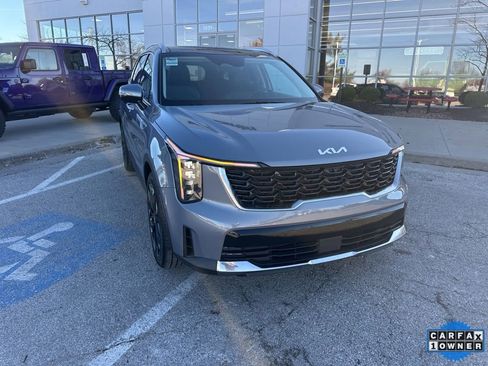 Used 2025 Kia Sorento SX image 8