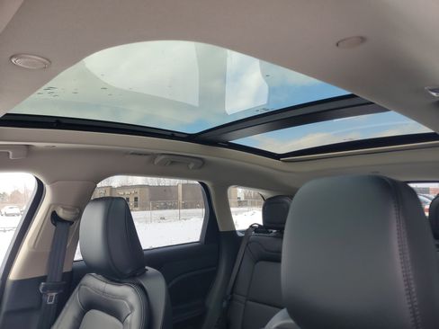 New 2026 Lincoln Corsair Premiere image 11